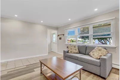 123 Cottage Boulevard, Hicksville, NY 11801 - Photo 3