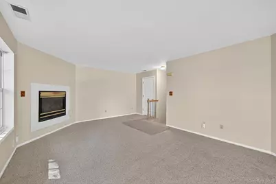 307 Gazebo Court, New Windsor, NY 12553 - Photo 7