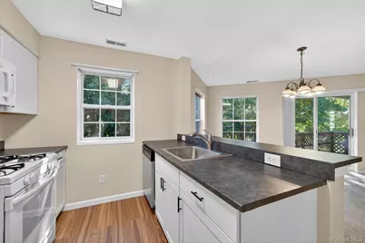 307 Gazebo Court, New Windsor, NY 12553 - Photo 13