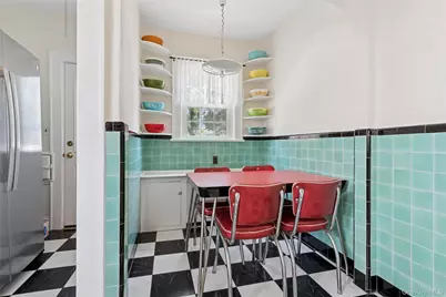 9 Troy Place, Merrick, NY 11566 - Photo 11