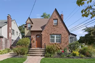 9 Troy Pl, Merrick, NY 11566 - Photo 23