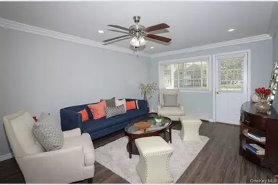 660 Veterans Highway #4-2E, Hauppauge, NY 11788 - Photo 5