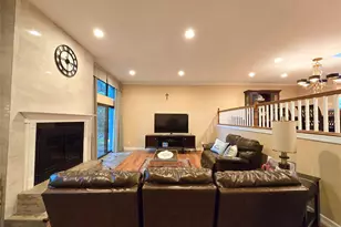 54 Acorn Ponds Dr, Roslyn, NY 11576 - Photo 29