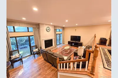 54 Acorn Ponds Drive #271, Roslyn, NY 11576 - Photo 25