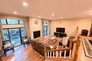 54 Acorn Ponds Dr, Roslyn, NY 11576 - Photo 25