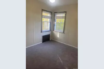 211 Mineola Avenue, Carle Place, NY 11514 - Photo 5