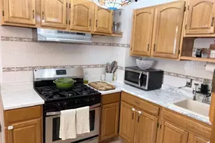 78-18 65th St, Glendale, NY 11385 - Photo 3