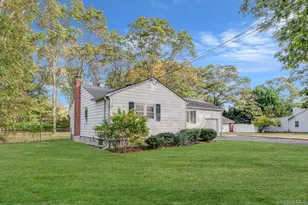 175 Pleasant St, Ronkonkoma, NY 11779 - Photo 3