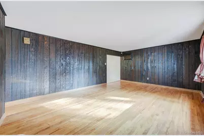 175 Pleasant Street, Ronkonkoma, NY 11779 - Photo 11