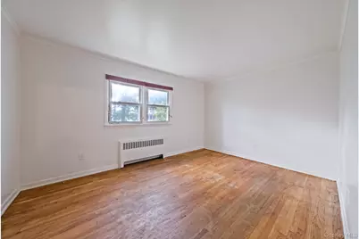 175 Pleasant Street, Ronkonkoma, NY 11779 - Photo 23