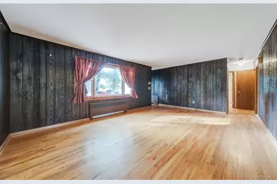 175 Pleasant Street, Ronkonkoma, NY 11779 - Photo 13