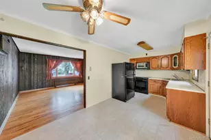 175 Pleasant St, Ronkonkoma, NY 11779 - Photo 17