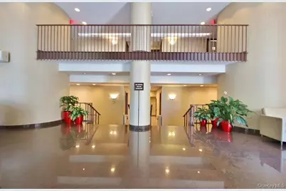 15 Stewart Place #1R, White Plains, NY 10603 - Photo 3