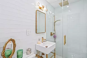 40 Schenck Ave, Great Neck, NY 11021 - Photo 13