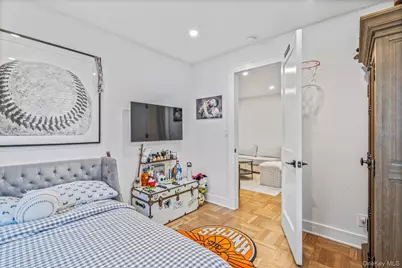 40 Schenck Avenue #1L, Great Neck, NY 11021 - Photo 15