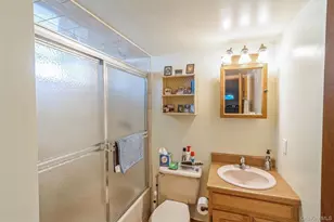 1048 Windermere Rd, Franklin Square, NY 11010 - Photo 25