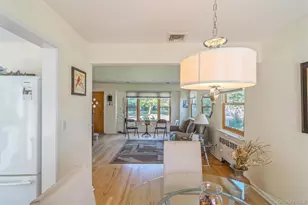 1048 Windermere Rd, Franklin Square, NY 11010 - Photo 7