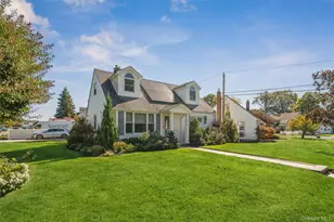 1048 Windermere Rd, Franklin Square, NY 11010 - Photo 3