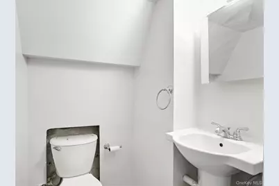 11 Robinhood Road, White Plains, NY 10605 - Photo 35