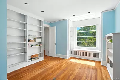 11 Robinhood Road, White Plains, NY 10605 - Photo 21