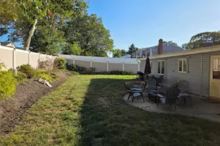 49 Holiday Park Dr, Centereach, NY 11720 - Photo 17