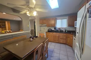 49 Holiday Park Dr, Centereach, NY 11720 - Photo 9