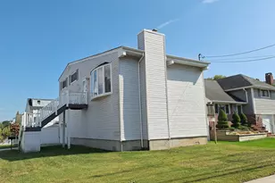 173 Cedar St, Freeport, NY 11520 - Photo 3