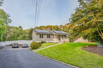 7 Cohrs Court, Moriches, NY 11955 - Photo 3