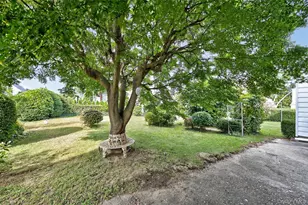 47 10th St, Locust Valley, NY 11560 - Photo 15