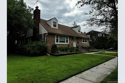 6 Highland Terrace, Manhasset, NY 11030 - Photo 3