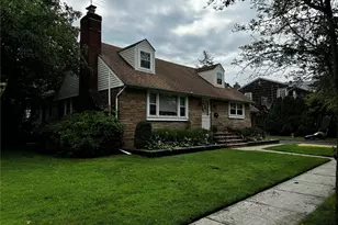 6 Highland Terrace, Manhasset, NY 11030 - Photo 3