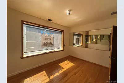 76-09 Roosevelt Avenue, Jackson Heights, NY 11372 - Photo 3