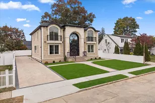 2481 Putnam Dr, East Meadow, NY 11554 - Photo 3