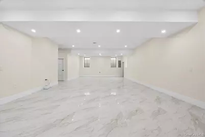 2481 Putnam Drive, East Meadow, NY 11554 - Photo 35