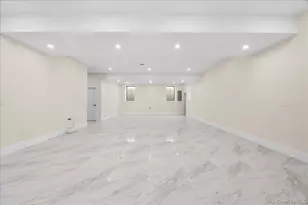 2481 Putnam Dr, East Meadow, NY 11554 - Photo 35