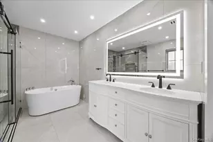 2481 Putnam Dr, East Meadow, NY 11554 - Photo 23