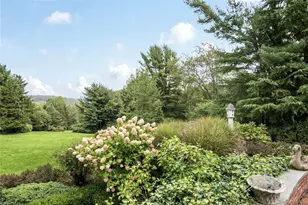 1276 Ridge Rd, Syosset, NY 11791 - Photo 25