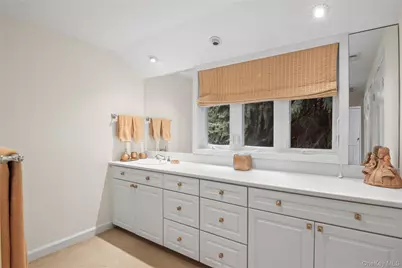 1276 Ridge Road, Syosset, NY 11791 - Photo 17