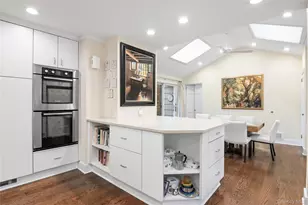 1276 Ridge Rd, Syosset, NY 11791 - Photo 11