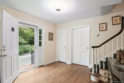 1276 Ridge Road, Syosset, NY 11791 - Photo 5