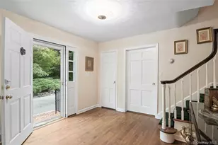 1276 Ridge Rd, Syosset, NY 11791 - Photo 5