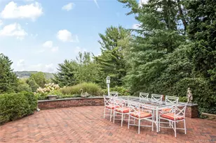 1276 Ridge Rd, Syosset, NY 11791 - Photo 3