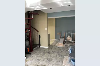 264-11 73rd Avenue #128A4, Glen Oaks, NY 11004 - Photo 17