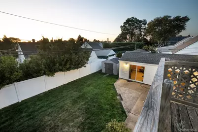 179 Swan Lane, Levittown, NY 11756 - Photo 27