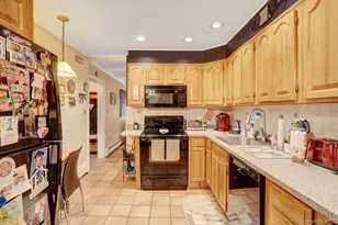 179 Swan Ln, Levittown, NY 11756 - Photo 11