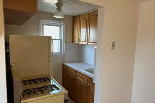 264-15 82nd Ave, Floral Park, NY NY 11 - Photo 7