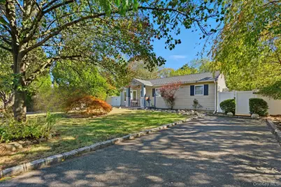 1537 N Thompson Drive, Bay Shore, NY 11706 - Photo 3