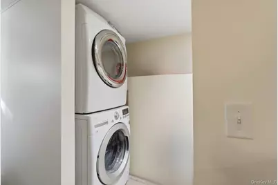 1537 N Thompson Drive, Bay Shore, NY 11706 - Photo 13