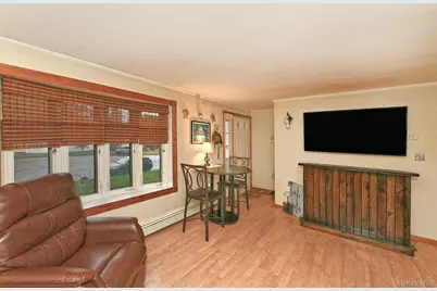 87 9th Avenue, Holtsville, NY 11742 - Photo 3