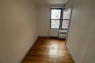 87-20 175th St, Jamaica, NY 11432 - Photo 9